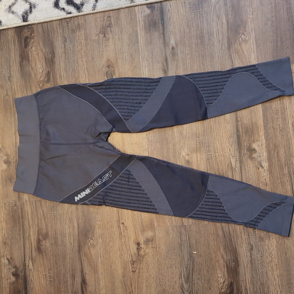 Minibeast Compressive Mesh Cutout Leggings - Large